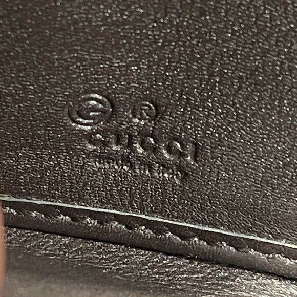 Gucci GG Signature Zip Around Wallet (2150) - Picture 8 of 9